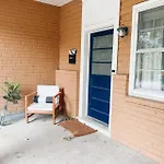 12 South Historic Walkable Haven Apartment *