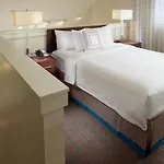 Hotel By Marriott Airport 3*