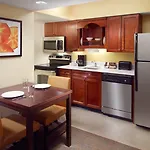 Hotel By Marriott Airport