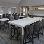 Hotel By Marriott Airport