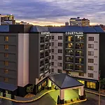 Courtyard By Marriott Vanderbilt West End Hotel 3*