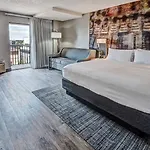 Hotel Courtyard By Marriott Vanderbilt West End 3*