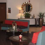 Club Hotel Nashville Inn & Suites