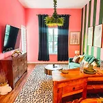Holiday home Dreaming With Dolly - Luxe Near Broadway
