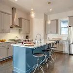 Cultured Coach - Music Row - Mins To Downtown Holiday home