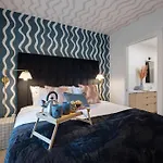 Holiday home Hyve - Waves - Walk To Broadway *