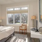 Cultured Coach - Music Row - Mins To Downtown Holiday home Nashville