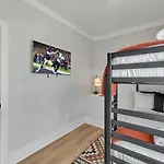 Holiday home Ensemble-4 Unit Combo-8 Mins To Broadway *