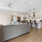 Holiday home Gorgeous Home-2 Miles To Lower Broadway *