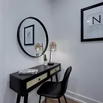Skyline Luxury - Rooftop Deck- King Suites-garage * Nashville