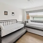 Gorgeous Home-2 Miles To Lower Broadway Holiday home Nashville