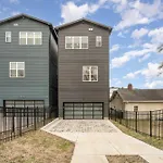 Trinity Beats-Private Rooftop Deck-East Nashville