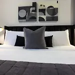 Holiday home Skyline Luxury - Rooftop Deck- King Suites-garage Nashville