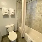 Hotel Quarters & 3*