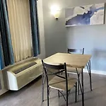 Quarters & Hotel 3*