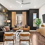 Private Rooftop Near Vanderbilt Only 2 Miles From Downtown Holiday home
