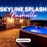 Rooftop Hot Tub & Skyline Views Near Broadway
