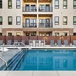Holiday home Pool Rooftop Deck View Gym And Gated Garage Nashville