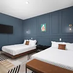 Holiday home Only 3 Miles From Broadway Sleeps 16 Two Side By Side