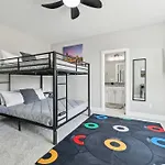Friends In Skyline Places, 10 Min To Broadway, Perfect For Groups