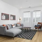 Sleeps 32 Only 10 Minutes To Broadway 4 Side By Side *