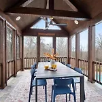 Retreat - Pool/hot Tub/karaoke/theatre + *