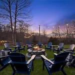 Retreat - Pool/hot Tub/karaoke/theatre + *