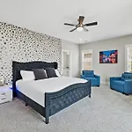 Friends In Skyline Places, 10 Min To Broadway, Perfect For Groups Holiday home Nashville