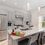 - 405 Marshall St #3 *