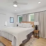 Spacious Duplex In Prime Location Nashville