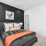 Two Neighboring Homes Sleeps 24 Walk To 12 South * Nashville