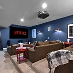 Retreat - Pool/hot Tub/karaoke/theatre + * Nashville