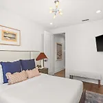 Holiday home 2 Adjacent Gem Great For Big Groups 8th Ave S