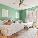 Walk To Vanderbilt And Belmont With Garage And Rooftop Deck