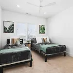 Two Neighboring Homes Sleeps 24 Walk To 12 South