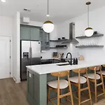 Sleeps 32 Only 10 Minutes To Broadway 4 Side By Side Holiday home