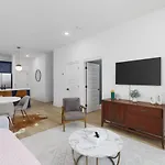 Sleeps 20 Three Side By Side 10 Minutes To Broadway Holiday home