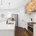 Two Neighboring Homes Sleeps 24 Walk To 12 South