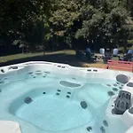 Retreat - Pool/hot Tub/karaoke/theatre + Holiday home