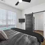 Holiday home Two Adjacent Homes Sleeps 24 Only 3 Miles To Broadway *