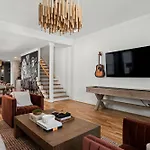 Nash - Music Retreat - 757a Lynwood Ave Holiday home *