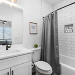 Two Adjacent Homes Sleeps 24 Only 3 Miles To Broadway