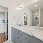 Music Family Retreat - Near Airport, Downtown Holiday home *