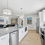 Friends In Skyline Places, 10 Min To Broadway, Perfect For Groups Holiday home