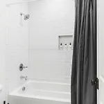 Two Neighboring Homes Sleeps 24 Walk To 12 South * Nashville