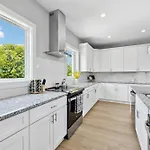 Friends In Skyline Places, 10 Min To Broadway, Perfect For Groups Holiday home Nashville