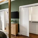 Private Rooftop Near Vanderbilt Only 2 Miles From Downtown * Nashville