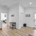 Spacious Duplex In Prime Nashville Location