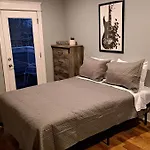 1b Rooftop Deck, 3mi To Broadway, Side By Side Available Holiday home Nashville