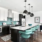 Escape With Skyline Deck And Hot Tub Nashville